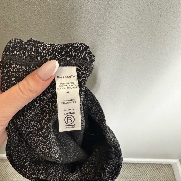 Athleta Ultimate Stash Pocket Textured 7/8 Leggings Black White Size M Women’s - Picture 6 of 10